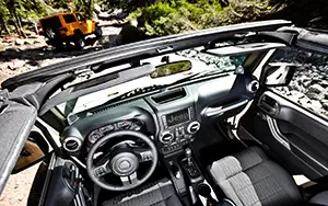   Jeep Wrangler Unlimited Rubicon - 2012