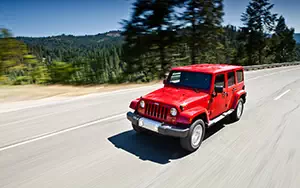   Jeep Wrangler Unlimited Sahara - 2012