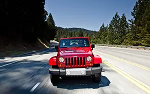   Jeep Wrangler Unlimited Sahara - 2012