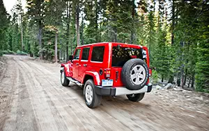   Jeep Wrangler Unlimited Sahara - 2012