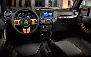   Jeep Wrangler Unlimited Dragon - 2014