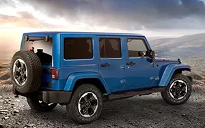   Jeep Wrangler Unlimited Polar - 2014