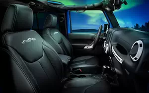   Jeep Wrangler Unlimited Polar - 2014