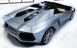   Lamborghini Aventador LP 700-4 Roadster - 2012