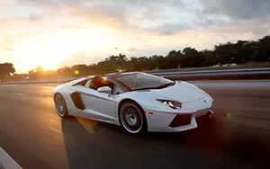   Lamborghini Aventador LP 700-4 Roadster - 2013