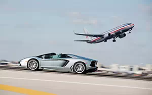   Lamborghini Aventador LP 700-4 Roadster - 2013