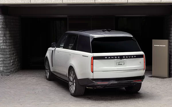   Range Rover SV Bespoke 1858 Edition Japan-spec - 2024