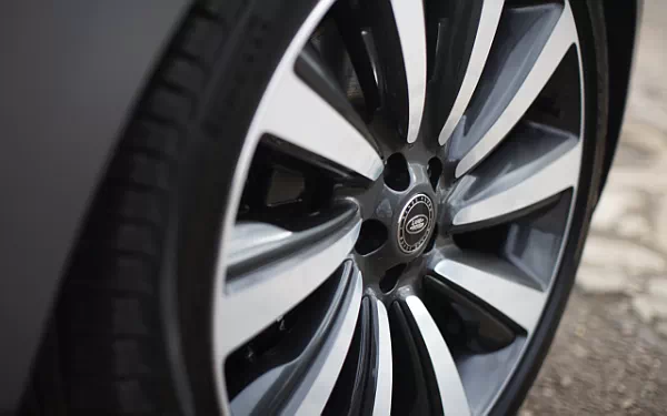   Range Rover SV Burford Edition UK-spec - 2024