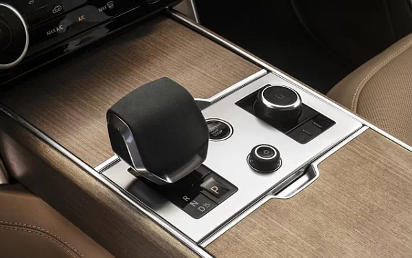   Range Rover SE P400 LWB US-spec - 2022