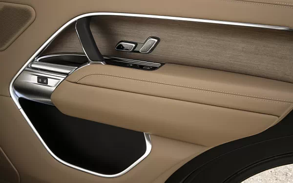   Range Rover SE P400 LWB US-spec - 2022