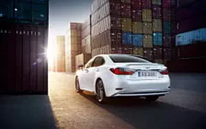   Lexus ES 200 - 2015