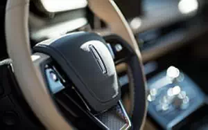  Lincoln Aviator - 2018