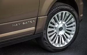   Lincoln Navigator - 2015