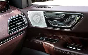   Lincoln Navigator L Black Label - 2017