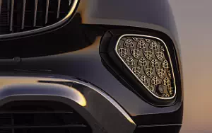   Mercedes-Maybach GLS 600 4MATIC US-spec - 2023