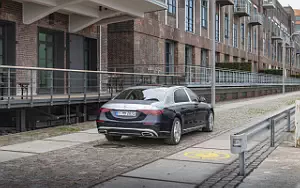   Mercedes-Maybach S 580 4MATIC (Nautical Blue/High-Tech Silver) - 2021