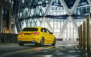 Обои автомобили Mercedes-Benz A 200 AMG Line UK-spec - 2023