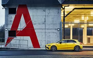 Обои автомобили Mercedes-Benz A 200 AMG Line UK-spec - 2023