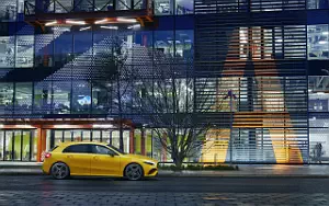 Обои автомобили Mercedes-Benz A 200 AMG Line UK-spec - 2023