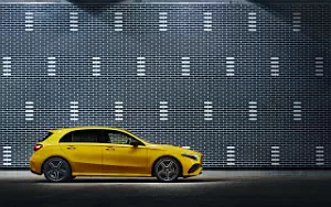 Обои автомобили Mercedes-Benz A 200 AMG Line UK-spec - 2023