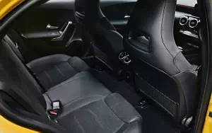 Обои автомобили Mercedes-Benz A 200 AMG Line UK-spec - 2023