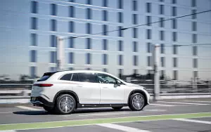   Mercedes-Benz EQS SUV 450 4MATIC AMG Line UK-spec - 2023