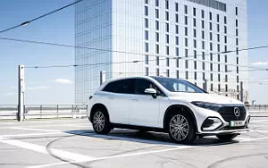 Обои автомобили Mercedes-Benz EQS SUV 450 4MATIC AMG Line UK-spec - 2023