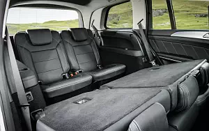   Mercedes-Benz GL350 BlueTEC AMG Sports Package UK-spec - 2014