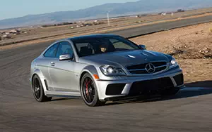   Mercedes-Benz C63 AMG Black Series Coupe US-spec - 2013