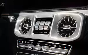   Mercedes-Benz G 550 US-spec - 2018