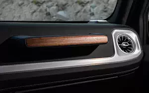   Mercedes-Benz G 550 US-spec - 2018