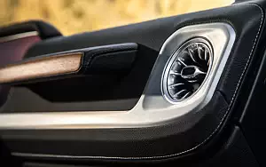   Mercedes-Benz G 550 US-spec - 2018