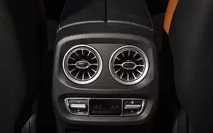   Mercedes-Benz G 550 US-spec - 2018