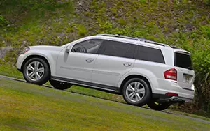   Mercedes-Benz GL350 BlueTEC US-spec - 2010