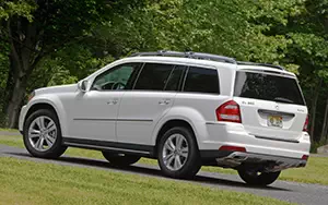   Mercedes-Benz GL350 BlueTEC US-spec - 2010