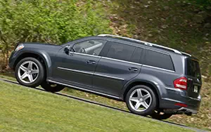   Mercedes-Benz GL550 US-spec - 2010