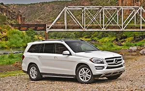   Mercedes-Benz GL350 BlueTEC US-spec - 2013
