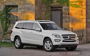   Mercedes-Benz GL350 BlueTEC US-spec - 2013