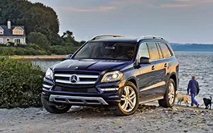   Mercedes-Benz GL450 US-spec - 2013