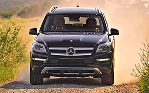   Mercedes-Benz GL450 US-spec - 2013