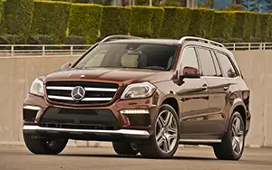   Mercedes-Benz GL63 AMG US-spec - 2013