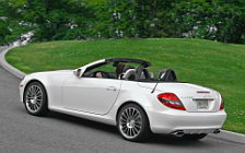 Обои автомобили Mercedes-Benz SLK300 Diamond White Edition - 2009
