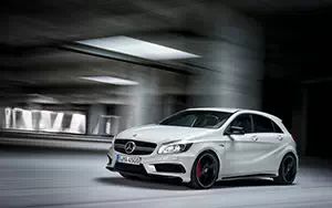 Обои автомобили Mercedes-Benz A45 AMG - 2013