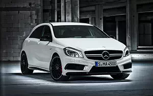 Обои автомобили Mercedes-Benz A45 AMG - 2013