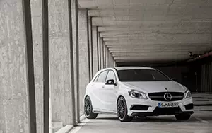 Обои автомобили Mercedes-Benz A45 AMG - 2013