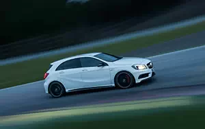   Mercedes-Benz A45 AMG - 2013