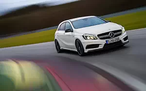   Mercedes-Benz A45 AMG - 2013