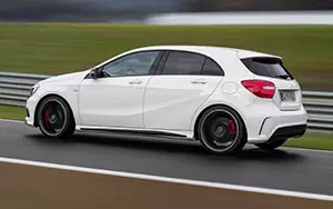   Mercedes-Benz A45 AMG - 2013