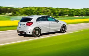 Обои автомобили Mercedes-Benz A 250 Sport AMG Line - 2009