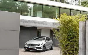 Обои автомобили Mercedes-Benz A 250 Sport AMG Line - 2009